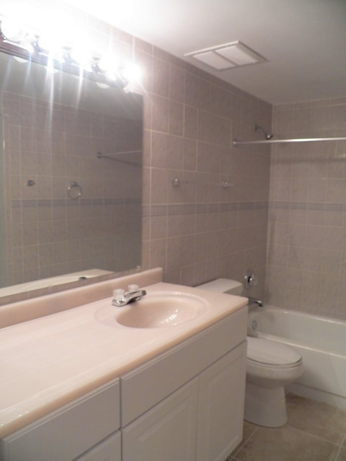 Building Photo - 9402 Lonsdale Ct