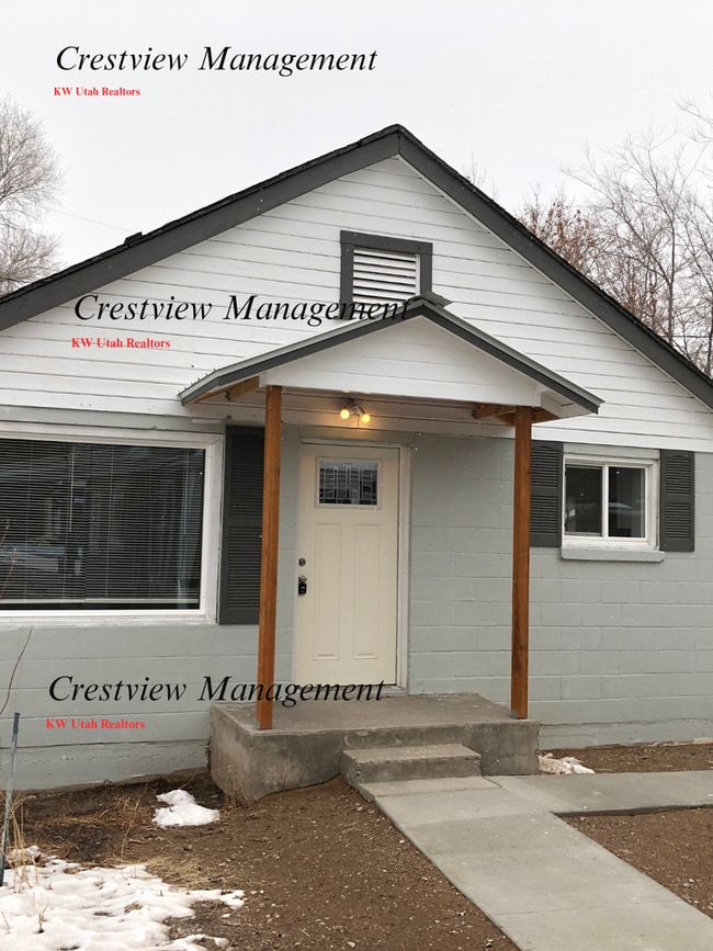 Building Photo - Monroe Blvd Duplex