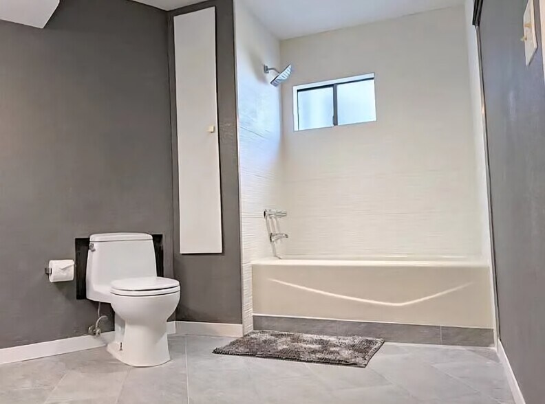 Building Photo - 145 Lawson Rd