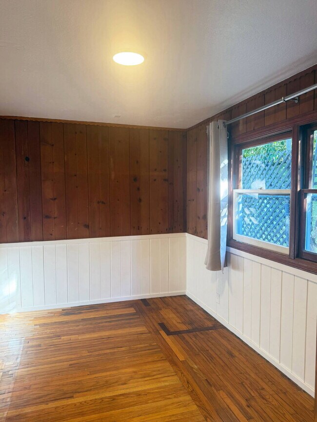 Building Photo - Charming one-bedroom, one-bath home