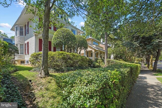 Building Photo - 5602 39th St NW