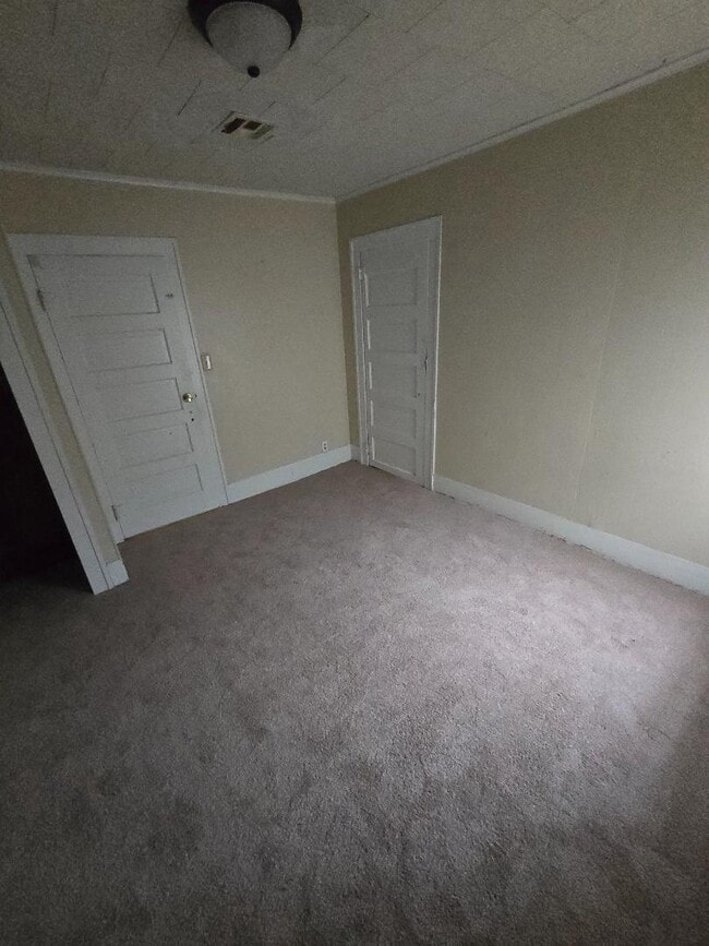 Building Photo - 221 E Lincoln Ave