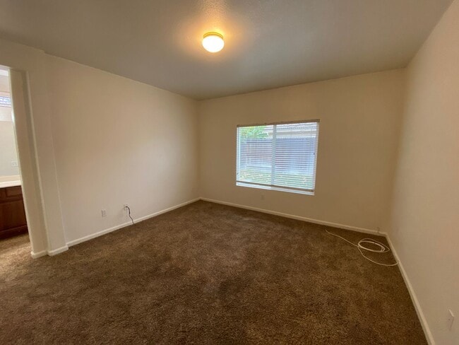 Building Photo - Cute Home in EGUSD