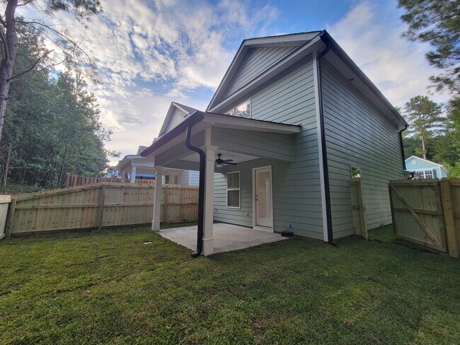 Building Photo - 178 Village Run