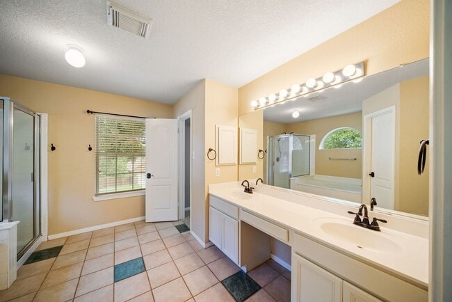 Building Photo - Executive Greenshire Living in Schertz, TX...