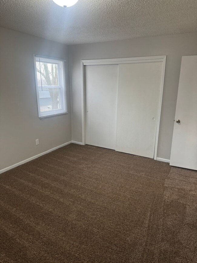 Building Photo - 927/929 Herold Avenue