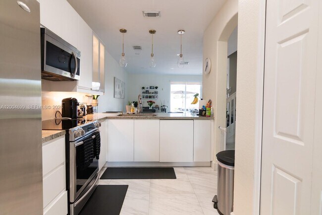 Building Photo - 15282 SW 89th Terrace