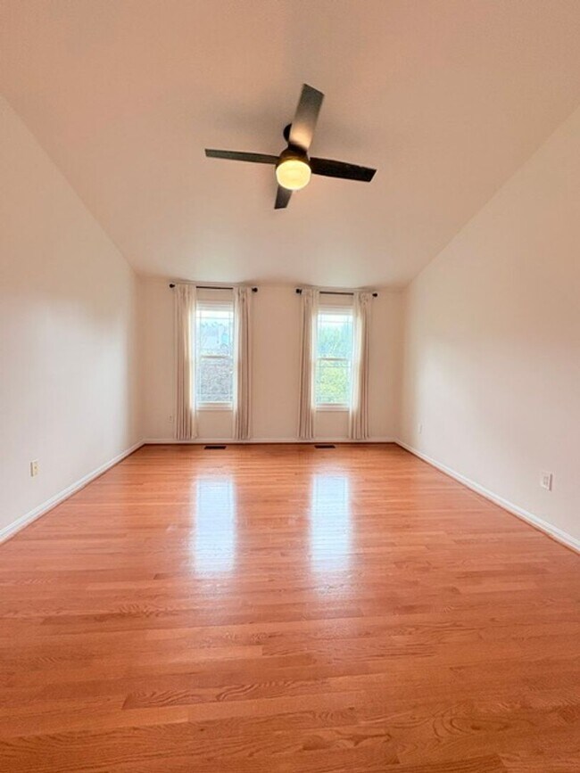Building Photo - 18514 Gingerbread Ln
