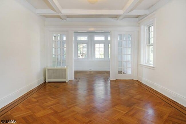 Building Photo - 61 S Fullerton Ave