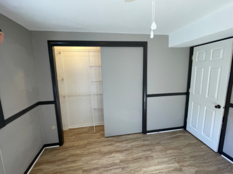 Building Photo - 2426 Highland Cir