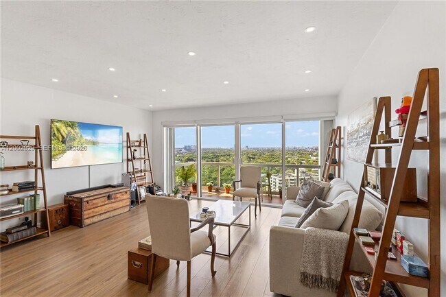 Building Photo - 2451 Brickell Ave