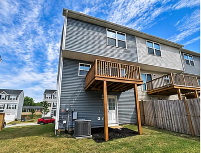 Building Photo - 9 Verdant Leaf Wy