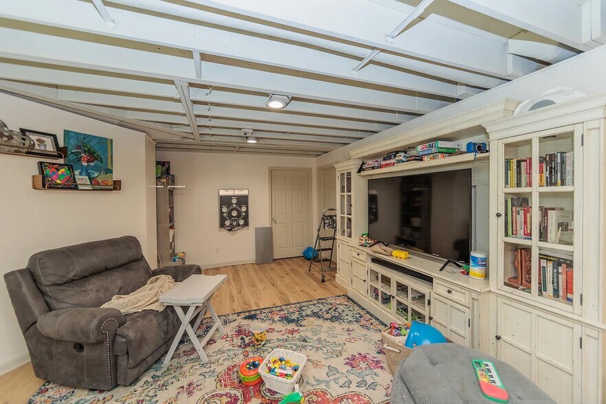 Building Photo - 8420 Timber Trl