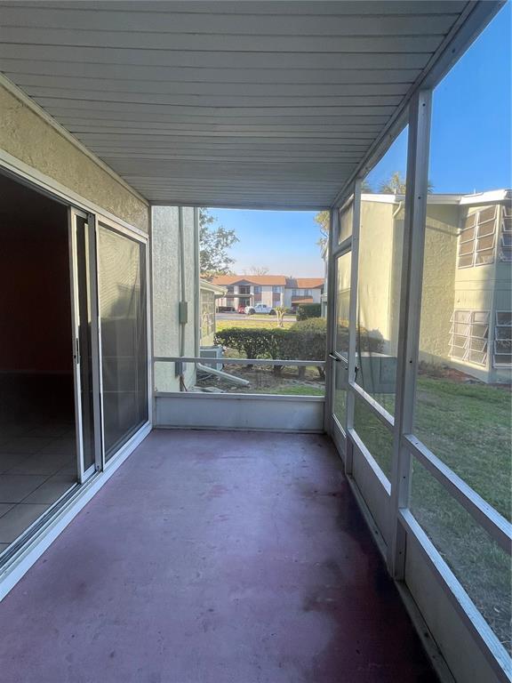 Building Photo - 549 Fairways Dr