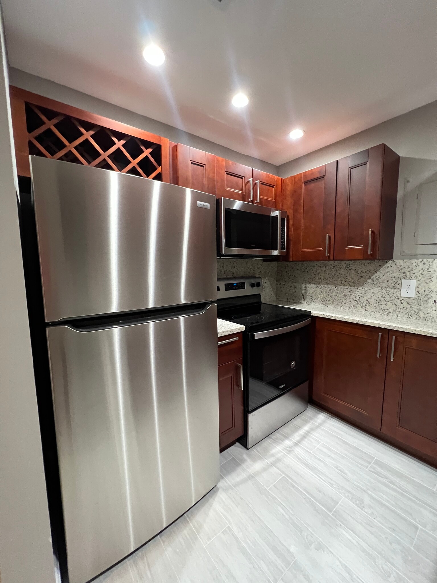 Building Photo - 8911 NW 28th Dr