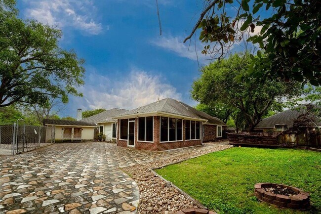 Building Photo - 7211 Cambridge Cove Cir