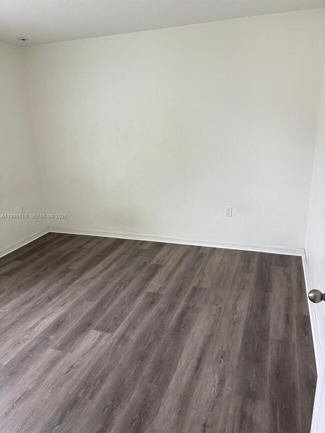 Building Photo - 579 NW North Macedo Blvd