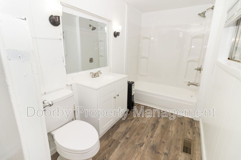 Building Photo - 4509 Highland Ave