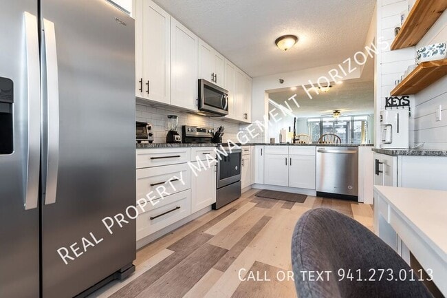 Building Photo - 3750 Pinebrook Cir