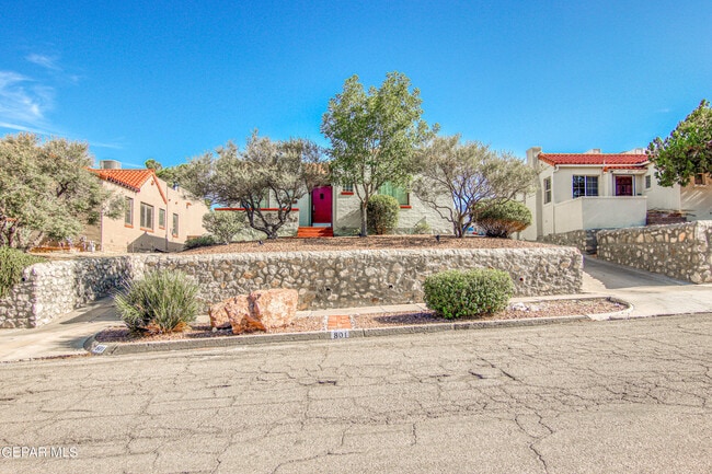 Building Photo - 801 McKelligon Dr