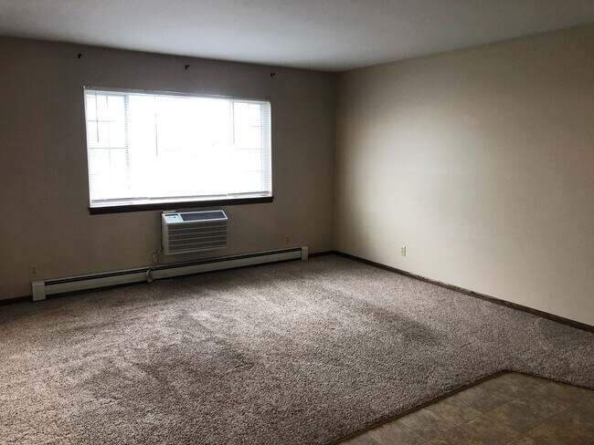 Building Photo - Spacious 1 bedroom plus den.