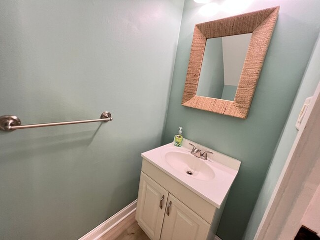 Building Photo - Newly renovated 3-bedroom, 2.5-bath home in Philadelphia’s Art Museum area