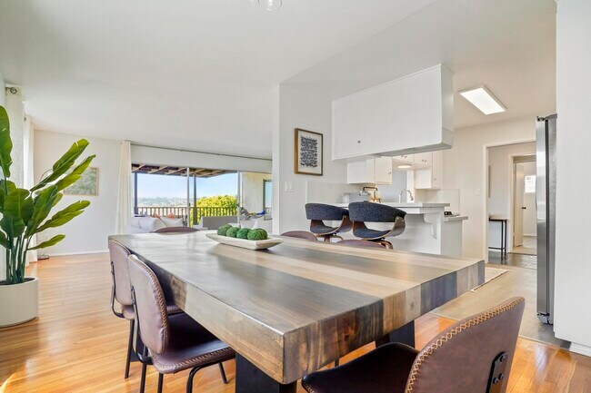 Building Photo - 3640 Princeton Ave