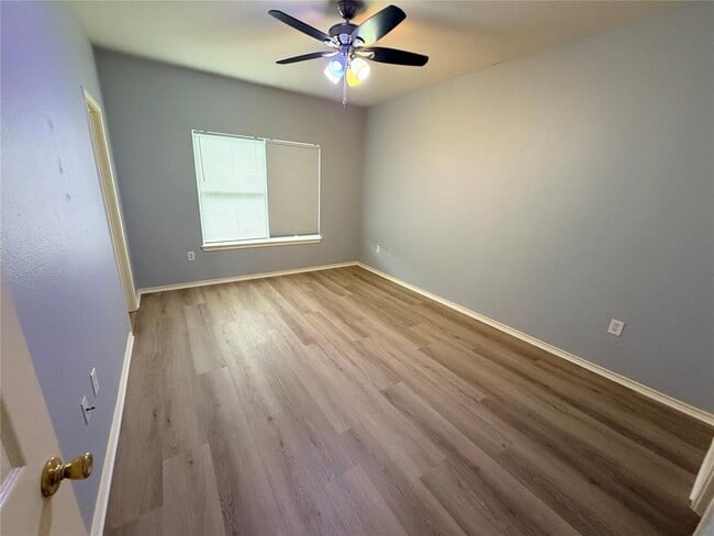 Building Photo - 508 Tablerock Cir