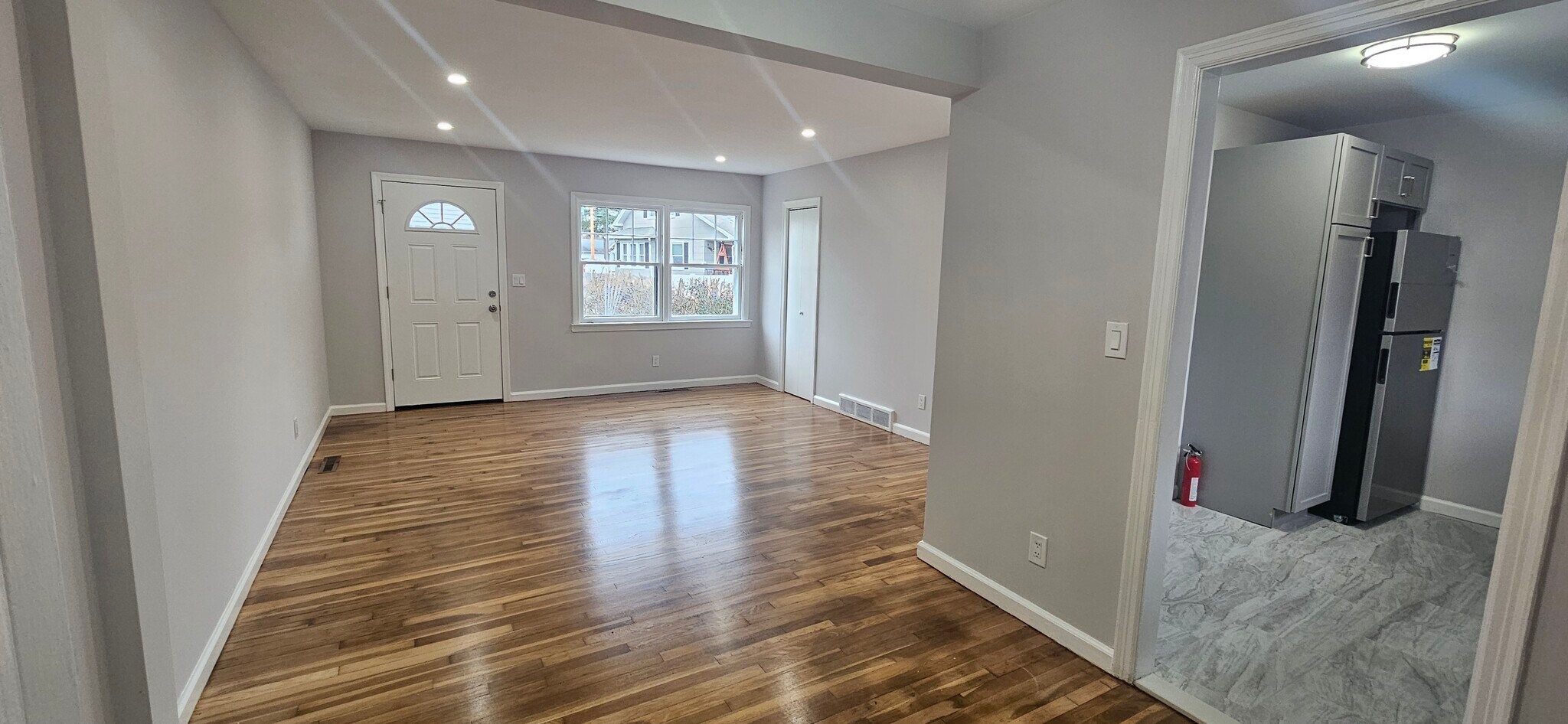 Building Photo - 665 Milford Point Rd