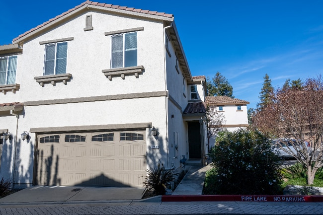 Building Photo - 859 Gary Lee King Common