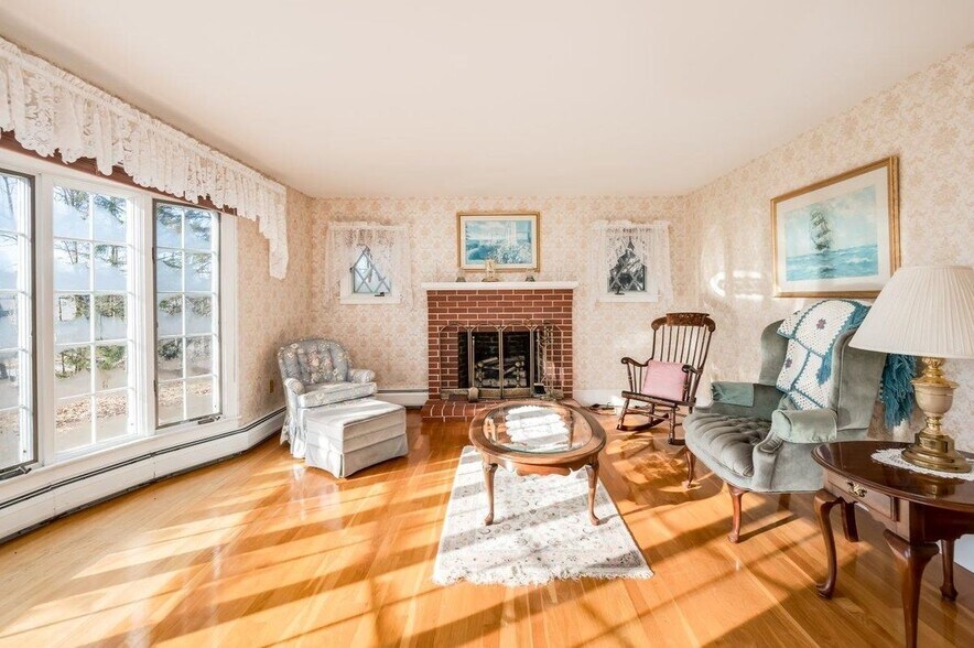 Building Photo - 45 Weare