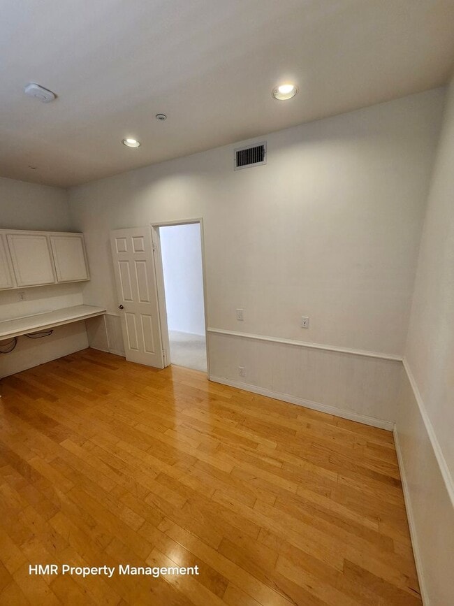 Building Photo - Beautiful two-story in Hunter's Ridge