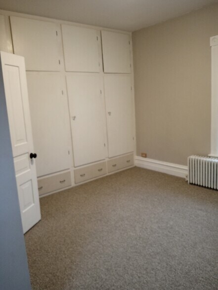 Building Photo - 1261 Bloomer Rd