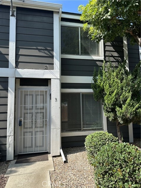 Building Photo - 824 N Pasadena Ave