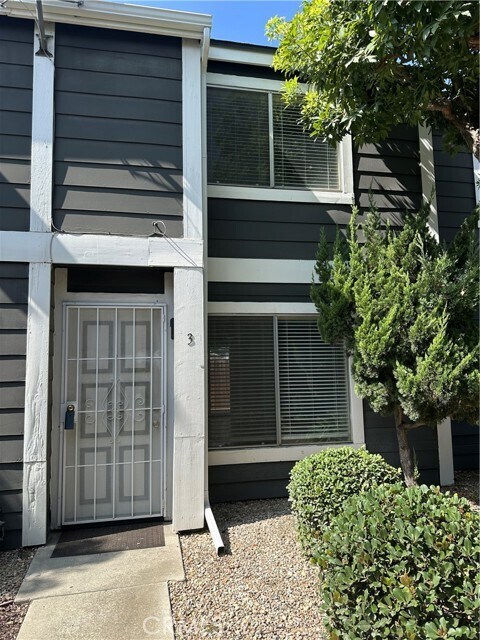Primary Photo - 824 N Pasadena Ave