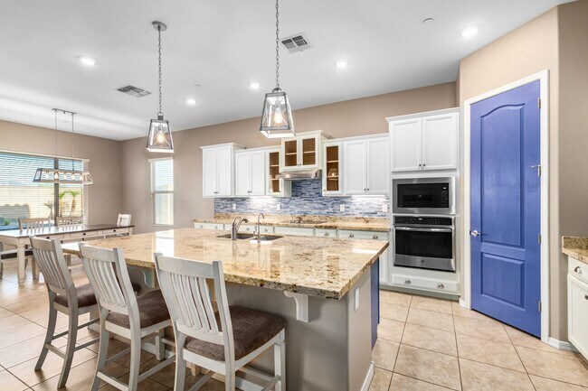 Building Photo - Rare opportunity to lease a house of this ...