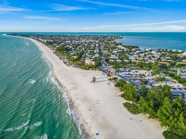 Building Photo - 527 56th St