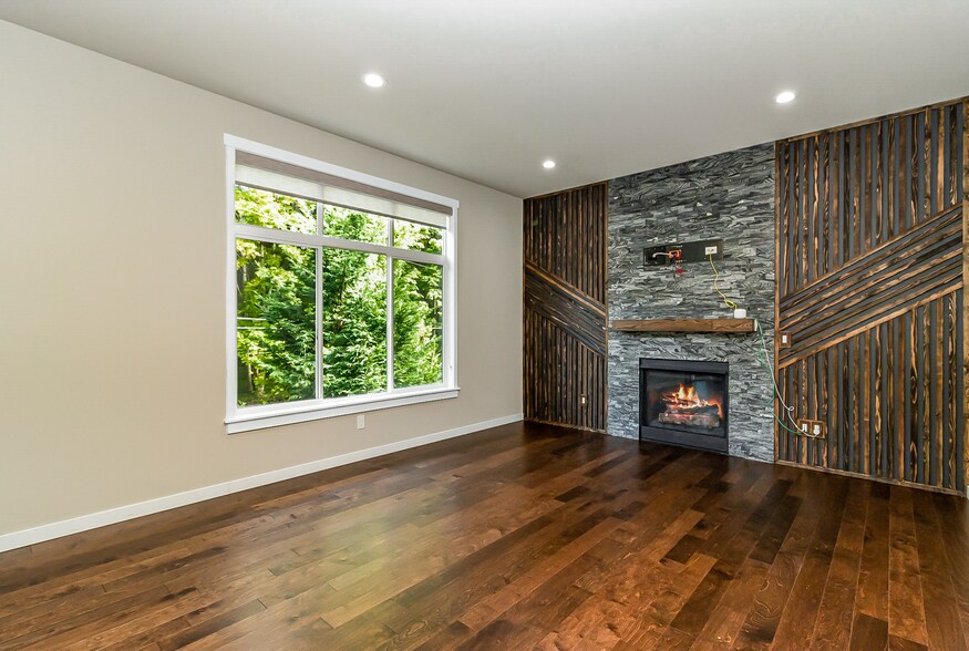 Building Photo - 15312 NE Woodland Pl