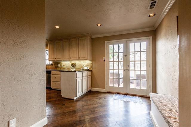 Building Photo - 6823 Walnut Hill Ln