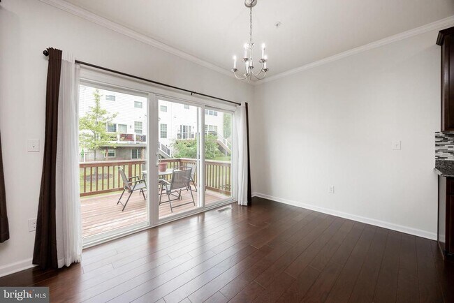 Building Photo - 253 Fairfield Cir W