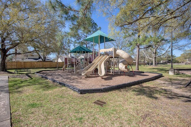 Building Photo - 14330 Little Willow Walk