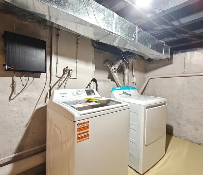 Building Photo - 5415 Media St