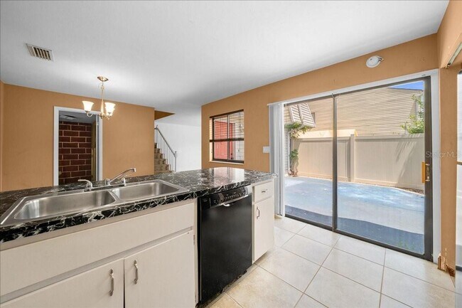 Building Photo - 2142 NE 45th Ave