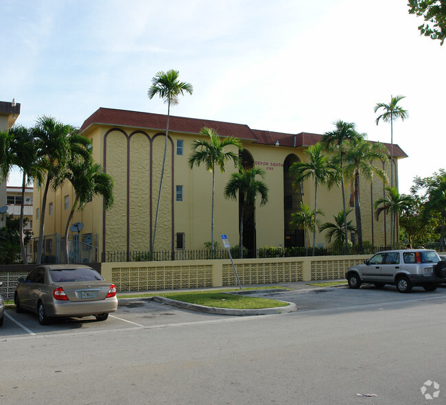 Building Photo - Devon Apartments