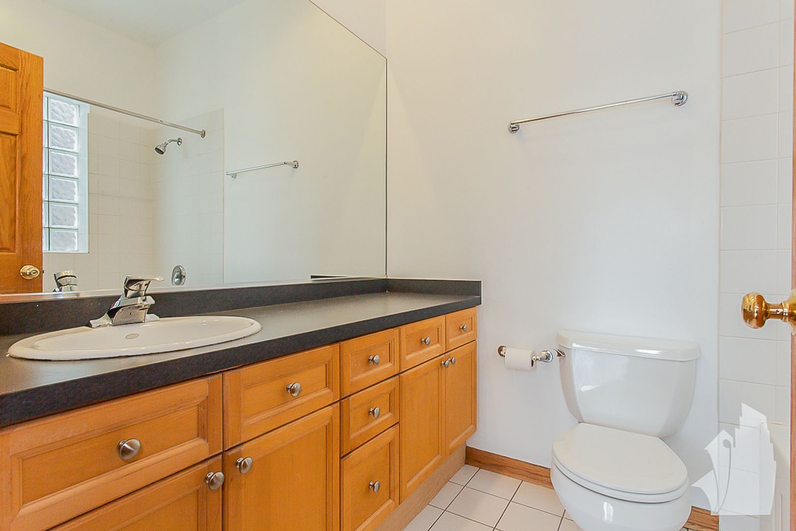 Building Photo - 1324 W Diversey Pky