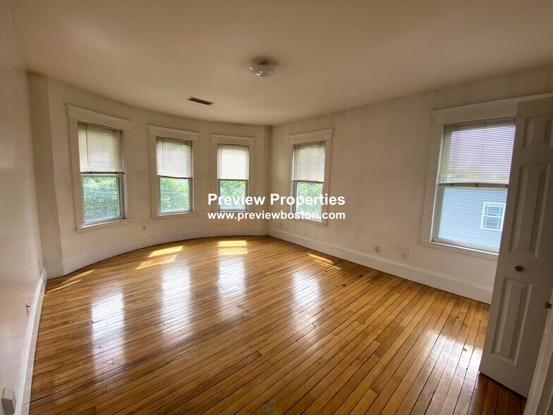 Building Photo - 44 Champney St