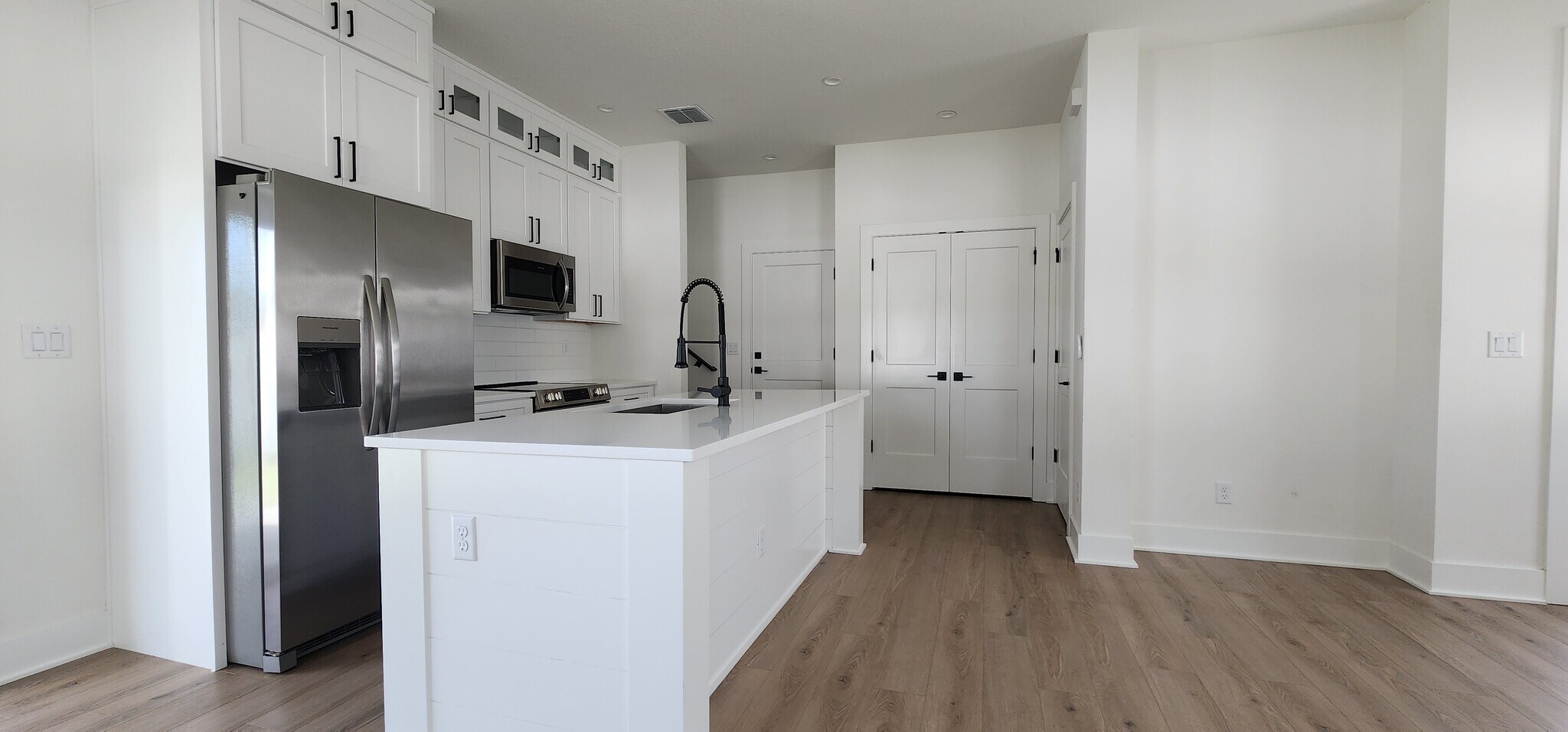 Main Floor - 2027 Peel Ave