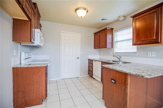 Building Photo - 1604 SW Thorton St