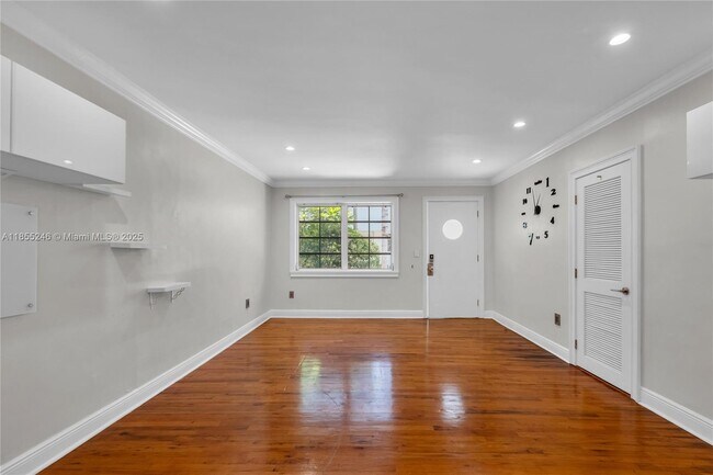 Building Photo - 1605 Lenox Ave.