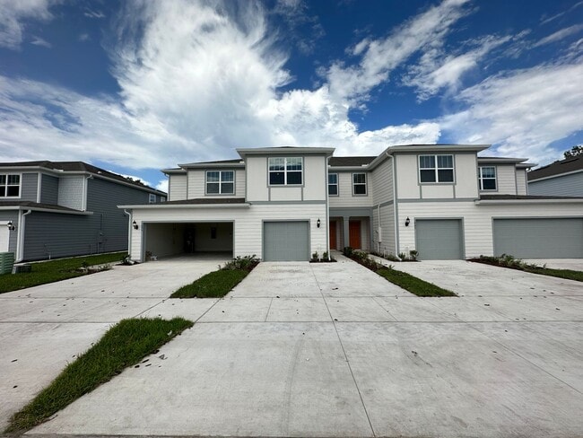 Primary Photo - 3 Bedroom, 2.5 Bath Town Home in Winter Park!